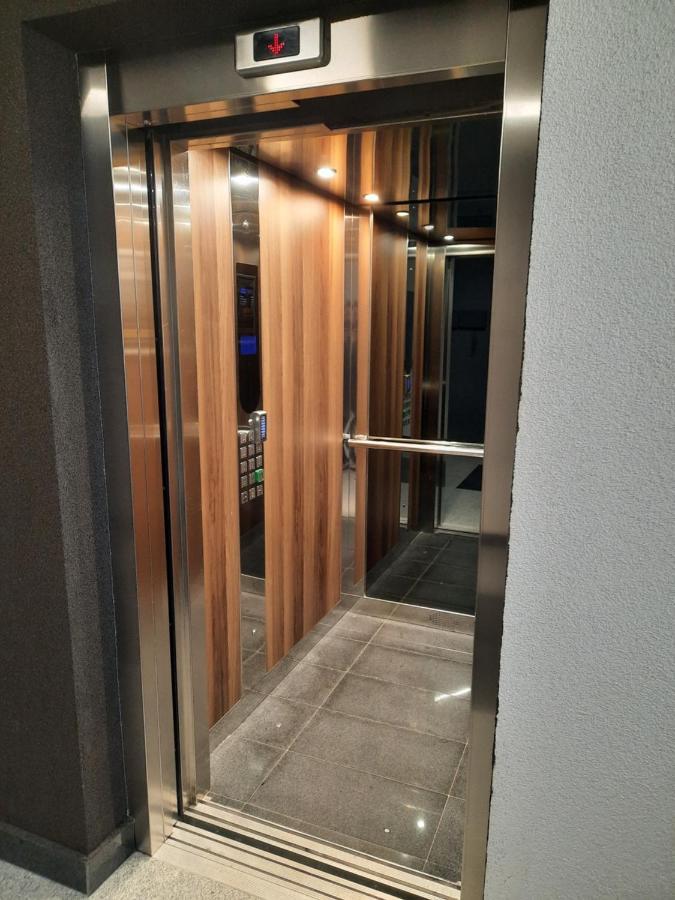 Apartman Bulevar Sarajevo - Free Parking Luaran gambar