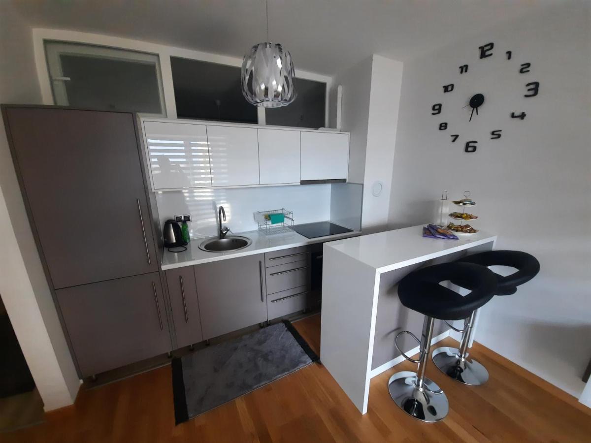 Apartman Bulevar Sarajevo - Free Parking Luaran gambar