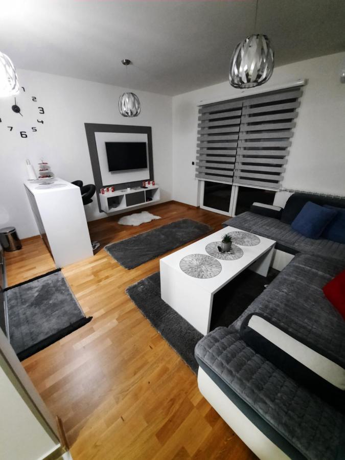 Apartman Bulevar Sarajevo - Free Parking Luaran gambar